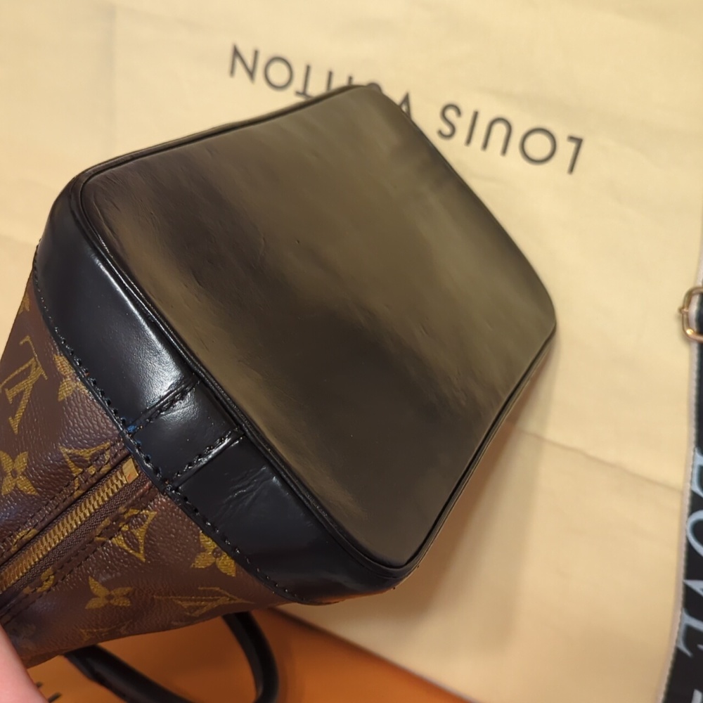 Louis Vuitton Alma Bag🔥🔥🔥 - Picture 5 of 14